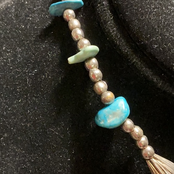 Silver and Turquoise Beaded Necklace
Arrowhead 1970 vintage - Picture 9 of 13